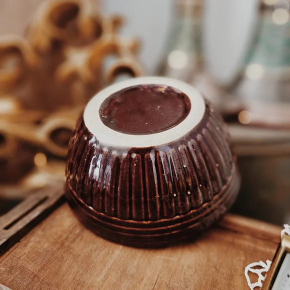 Small Vintage Handcrafted Studio Stoneware Ribbed Mixing Bowl - Picture 3 of 3